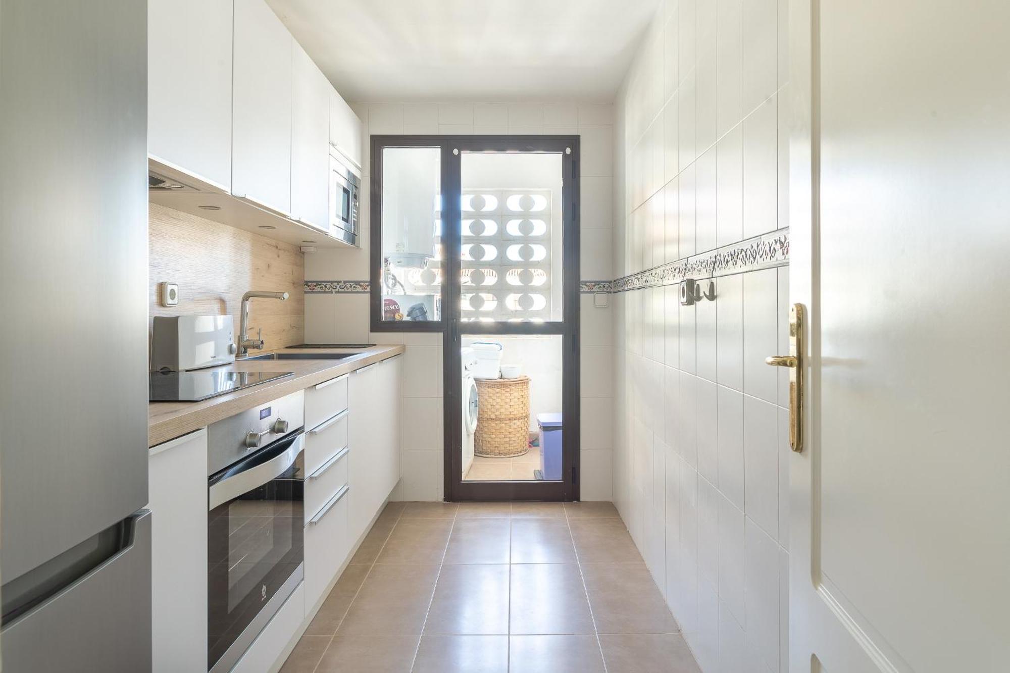 2066-Apt 2 Bedrooms On Beach, Tenis, Gym, Pool Manilva Exterior photo